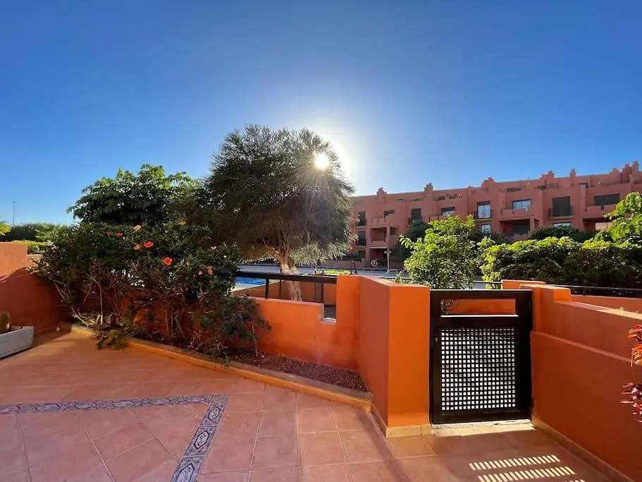 La Tejita Cozy Apartment With Large Terrace Next To The Pool ספרד