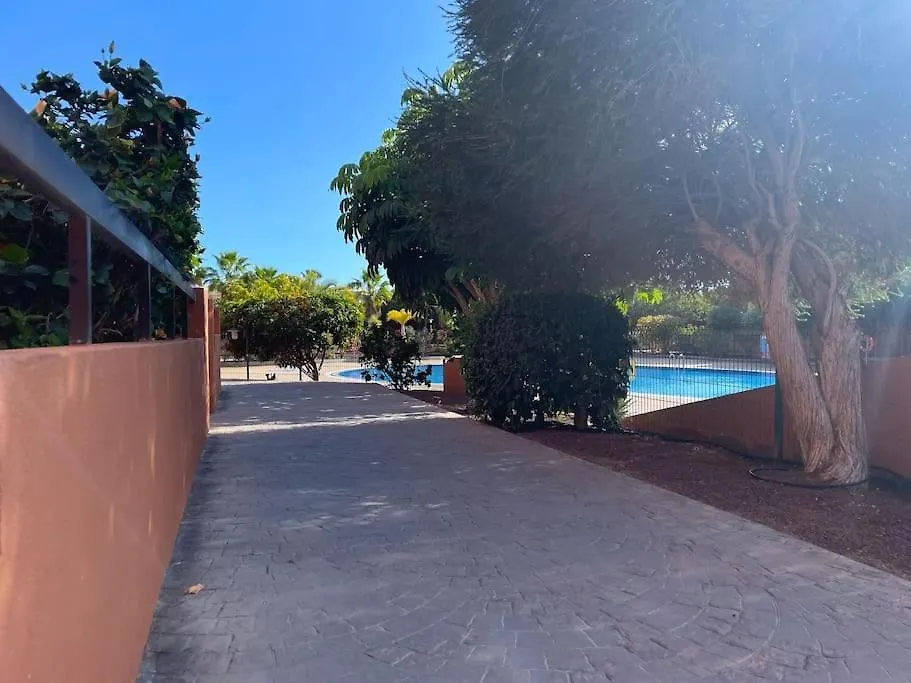 La Tejita Cozy Apartment With Large Terrace Next To The Pool ספרד